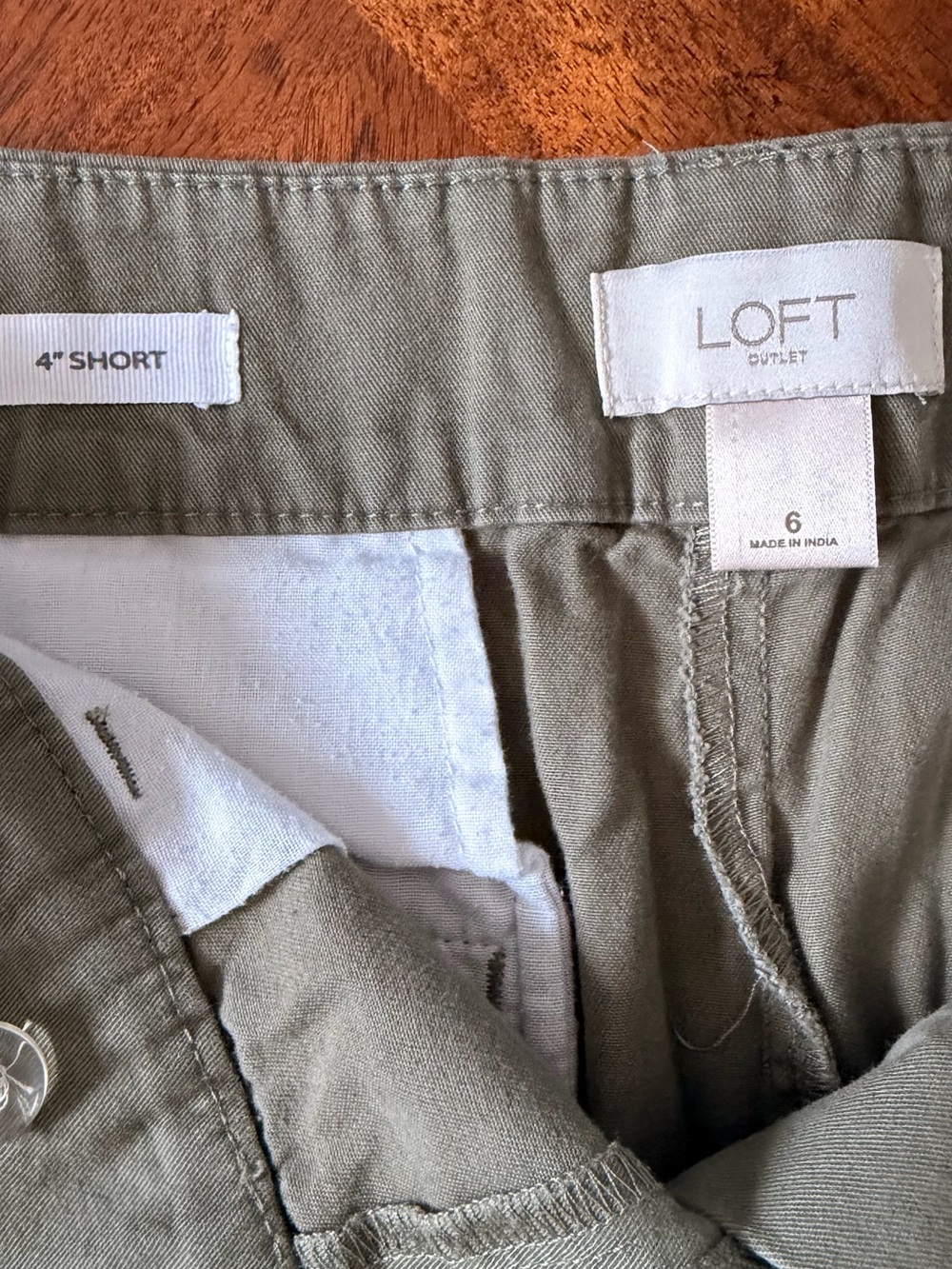 LOFT Outlet Olive Chino Shorts Size 6 (4” Short)